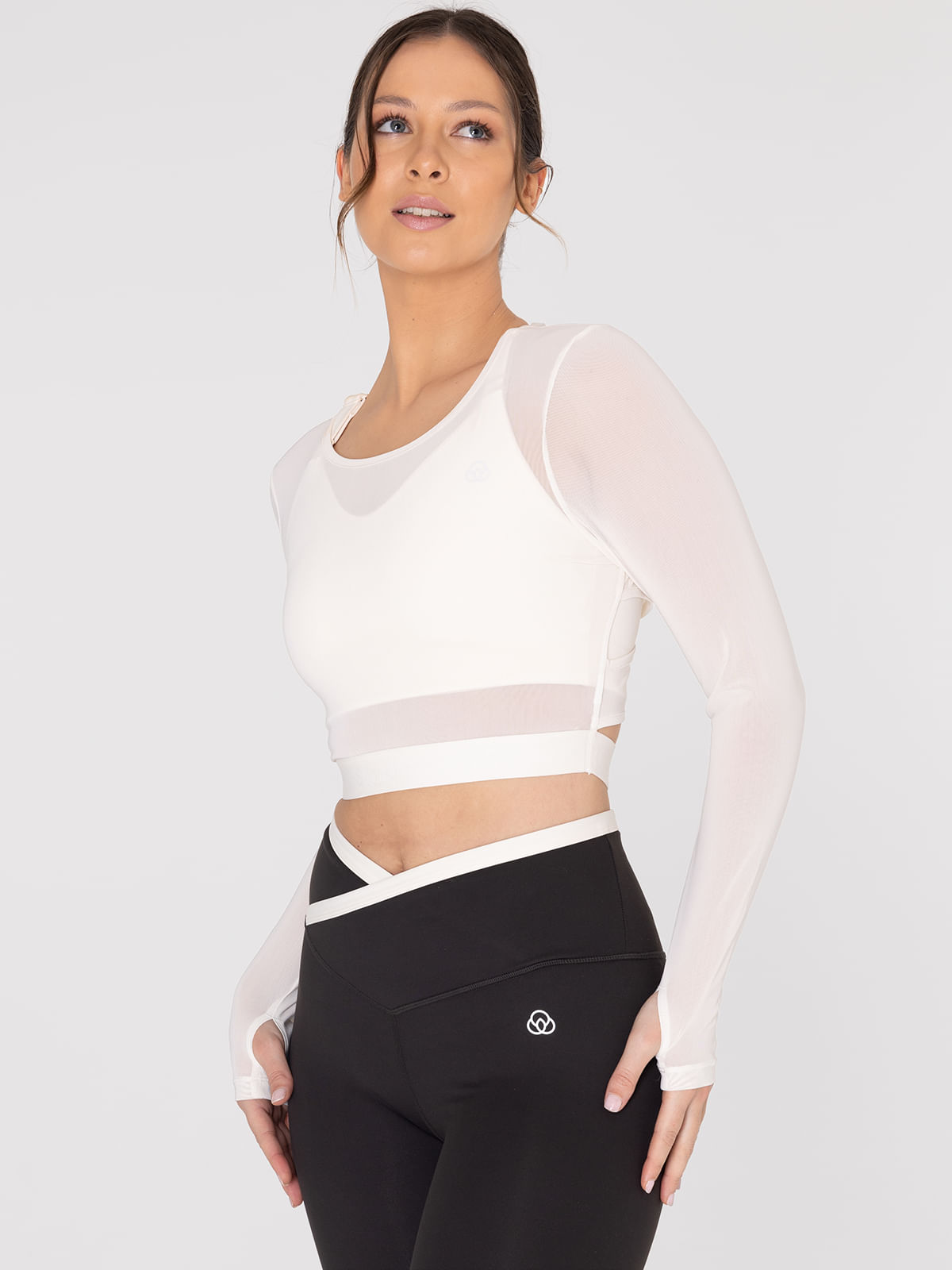 Polo-Manga-Larga-Para-Mujer--Crop-Top-Beige-Bsoul