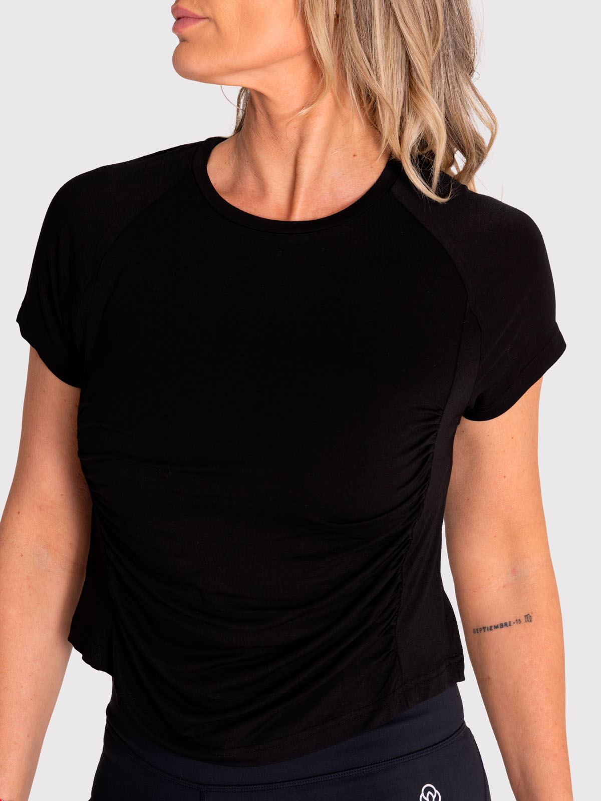 Polo-Manga-Corta-Para-Mujer--Blanca-Negro-Bsoul