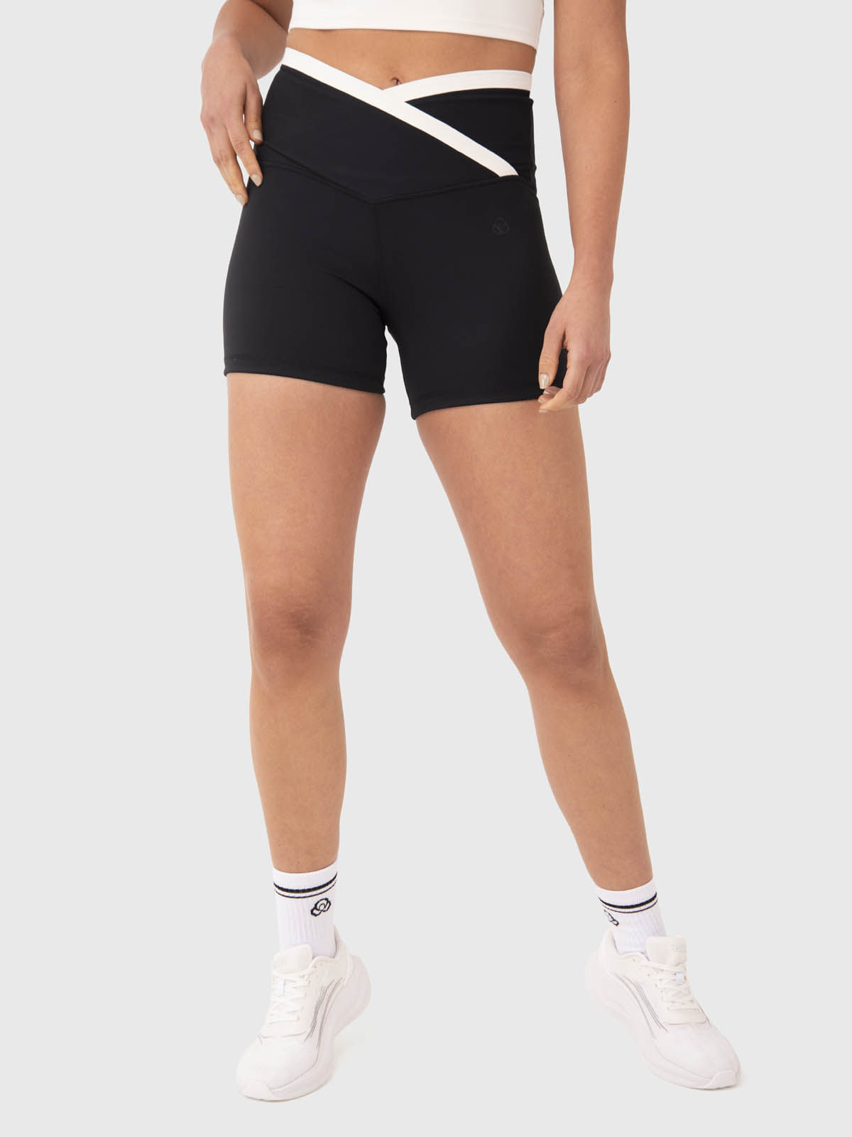 Short-Para-Mujer-Veda-Negro-Bsoul