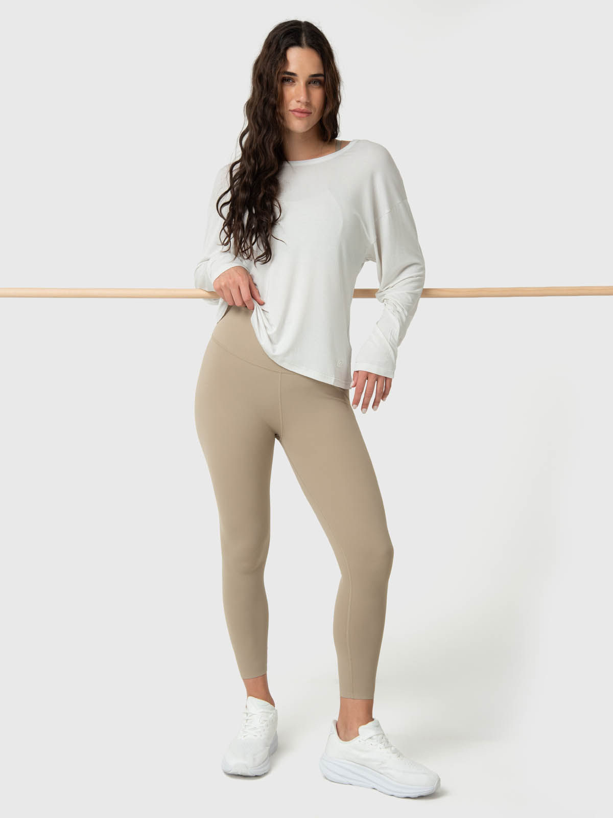 Polo-Manga-Larga-Para-Mujer-Twist-Back-Modal-Blanco-Bsoul