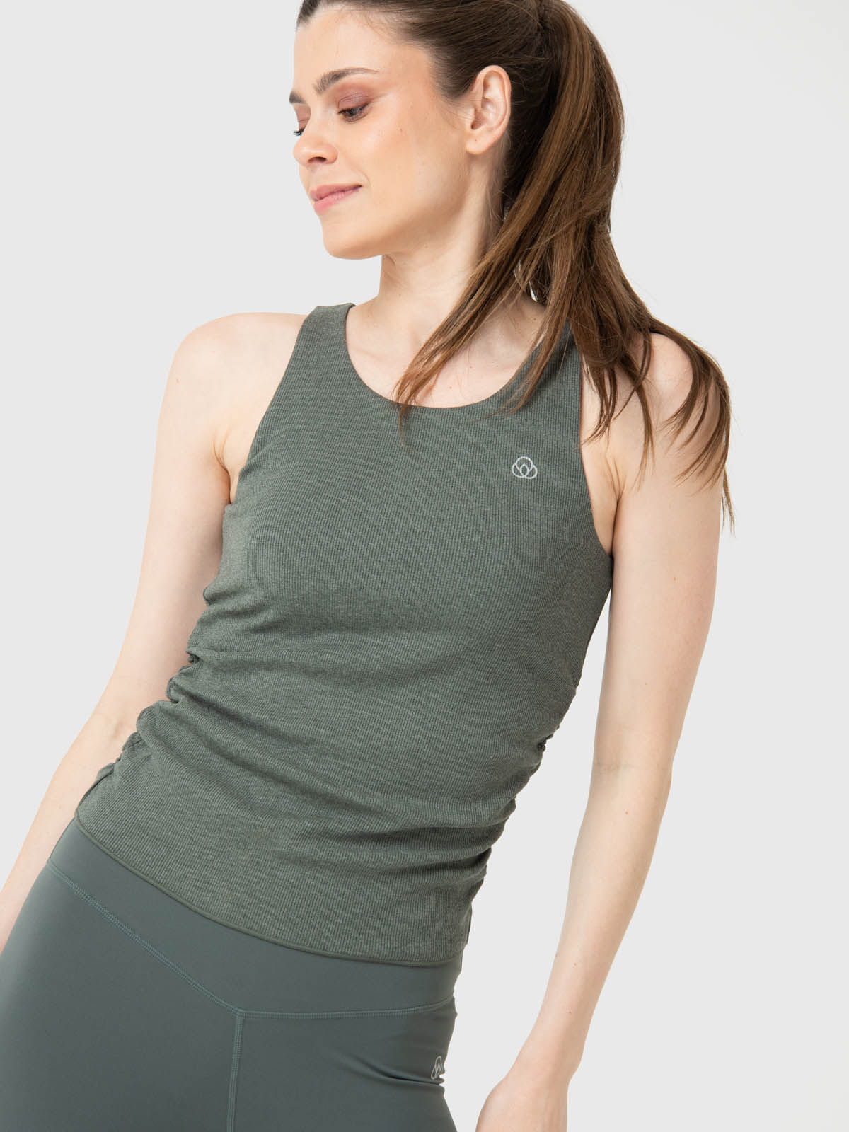 Polo-Sin-Manga-Para-Mujer-Modal-Tank-Verde-Bsoul