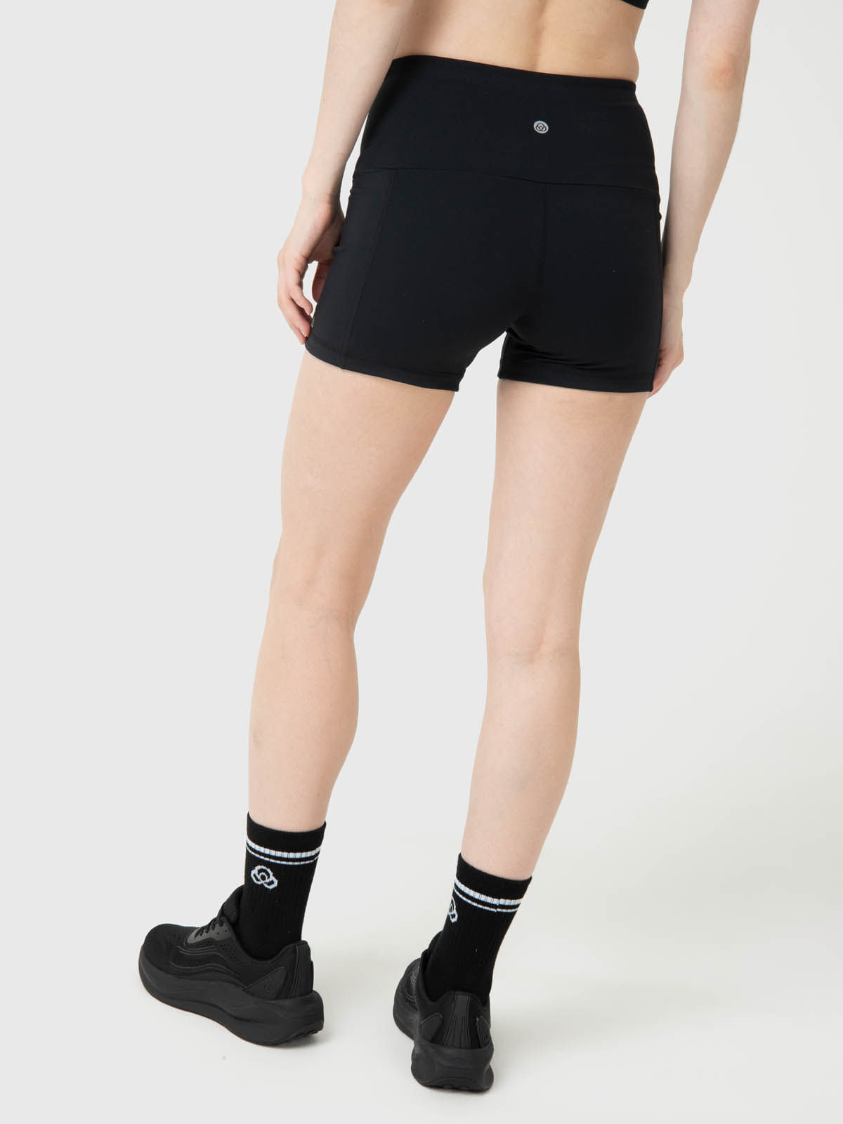 Short-Para-Mujer-Enia-Aloe-Negro-Bsoul