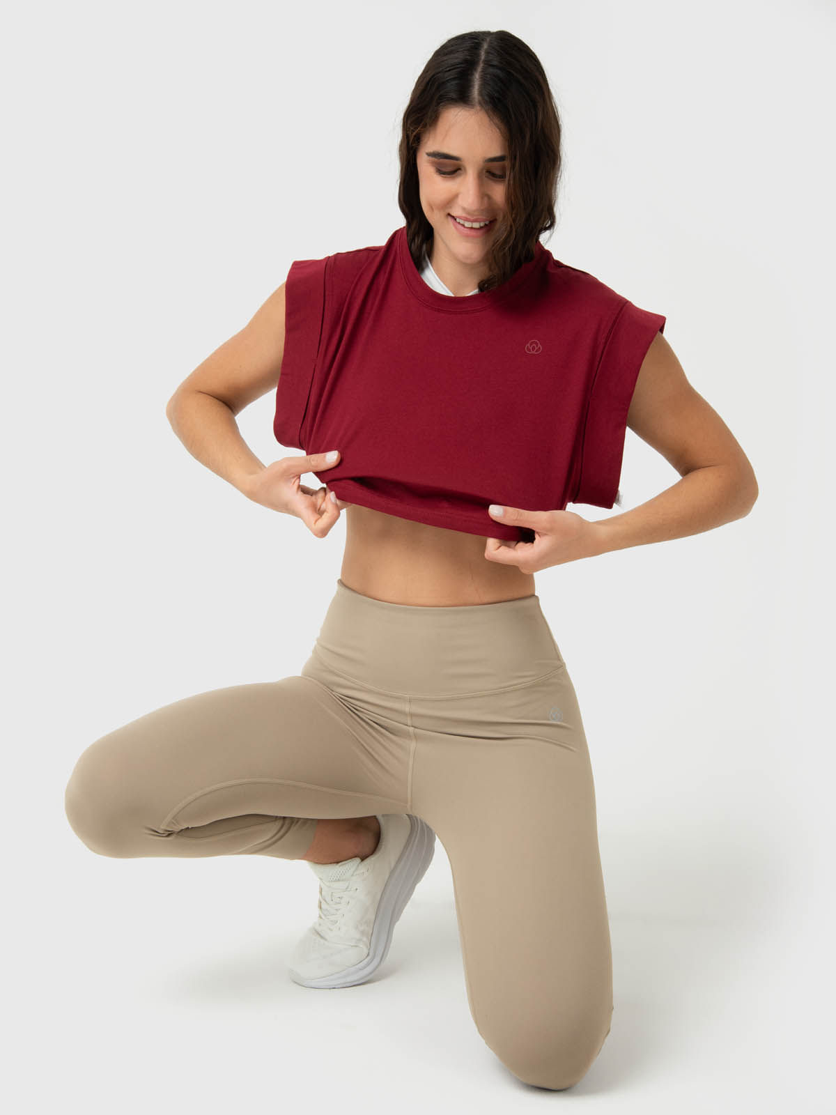 Polo-Sin-Manga-Para-Mujer-Clarissa-Rojo-Bsoul